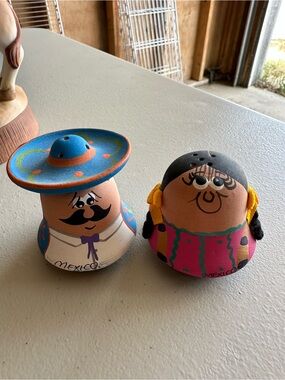 Vintage Mexican Folk Art Pottery Salt & Pepper Shakers